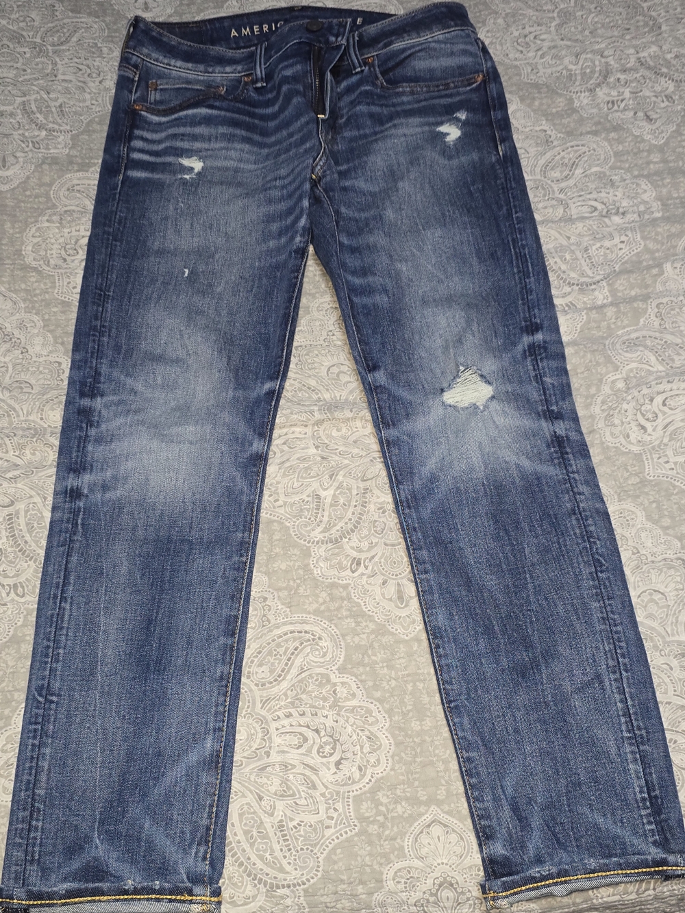 American Eagle Light Blue Jeans with Dark Blue 32x30